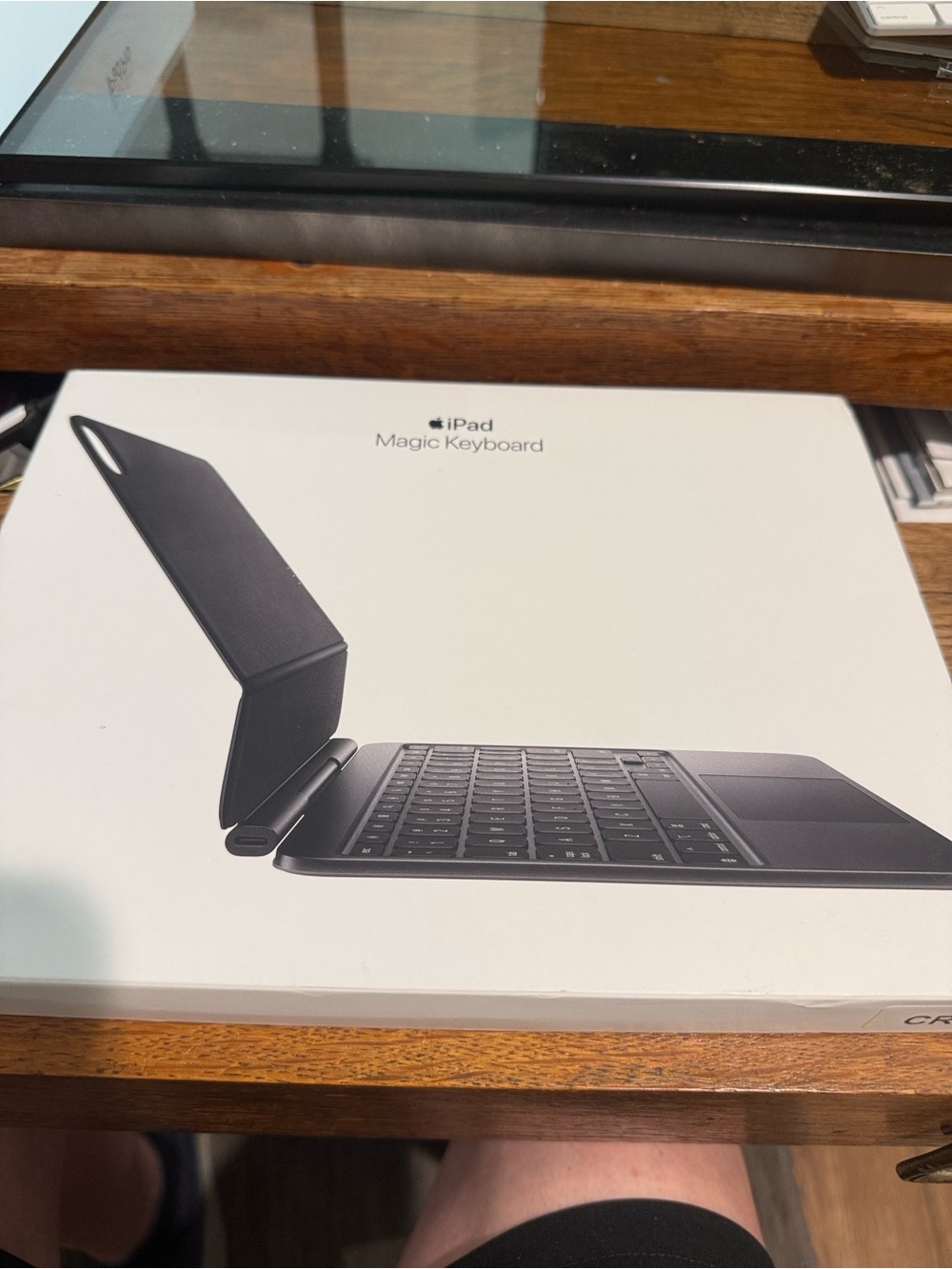 Apple iPad Pro 11-inch Wi-Fi + cellular with Magic key Keyboard & covers
256GB - Picture 5 of 12